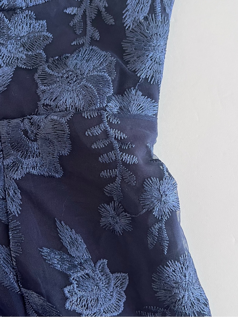Lulu’s Navy Floral Embroidered Mesh Midi Dress M - Picture 13 of 13